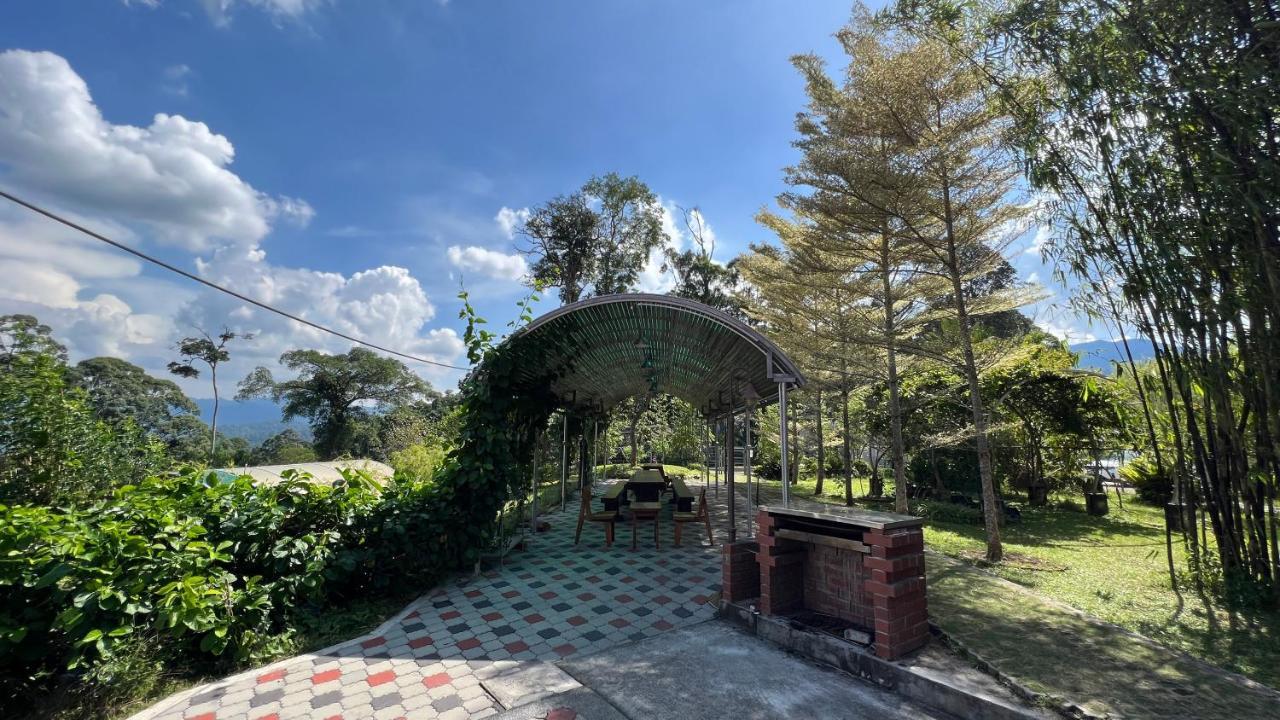 Red House The Garden Stay In Bukit Tinggi By Play Bentong Eksteriør bilde