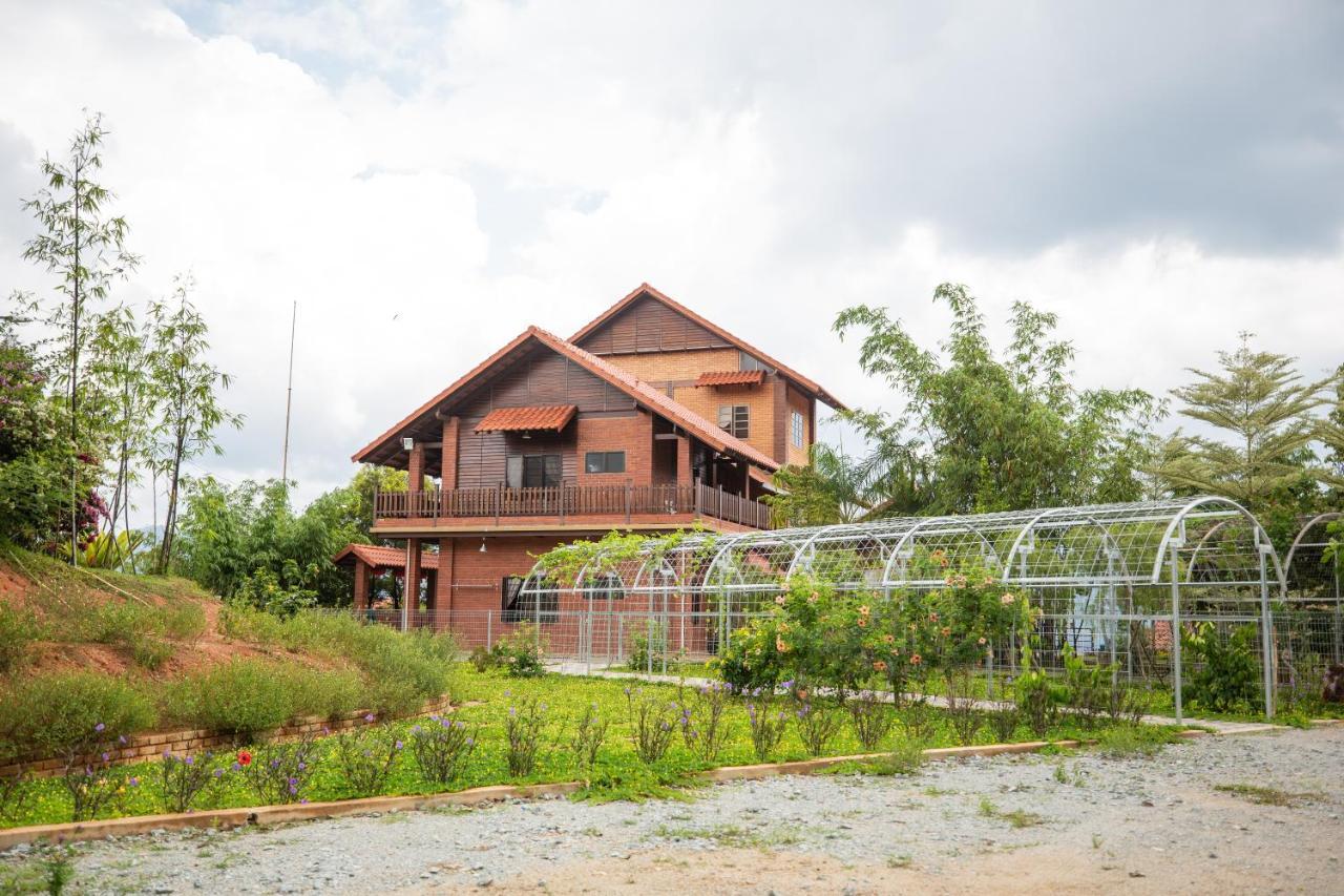 Red House The Garden Stay In Bukit Tinggi By Play Bentong Eksteriør bilde