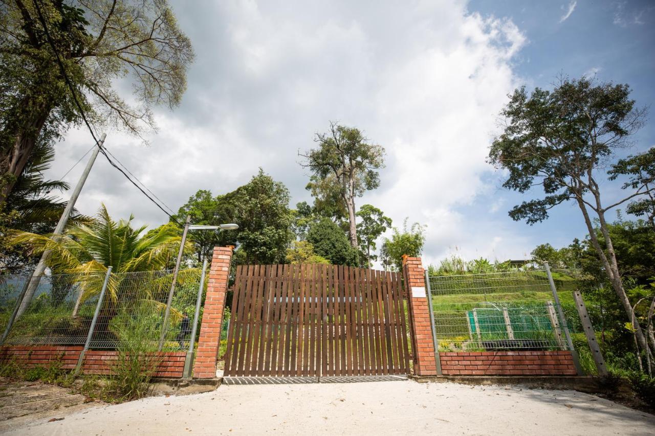 Red House The Garden Stay In Bukit Tinggi By Play Bentong Eksteriør bilde