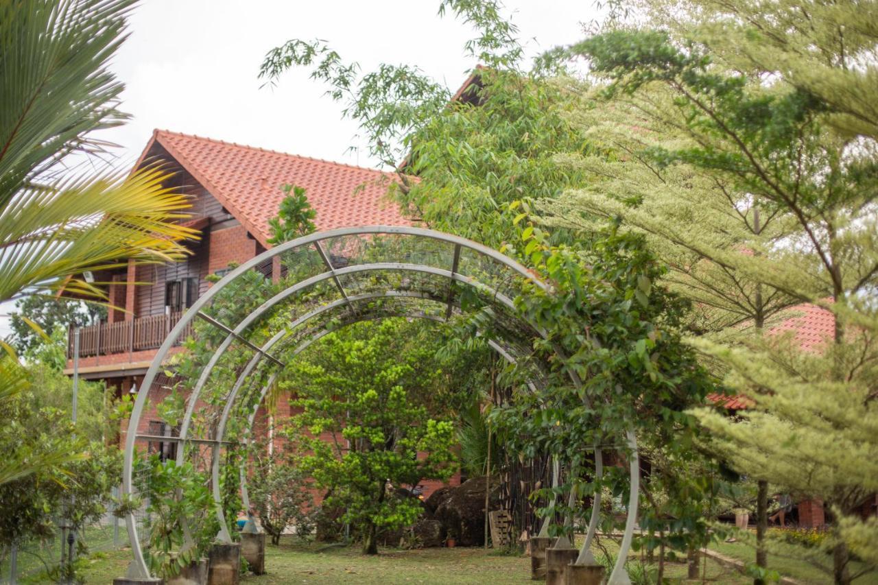 Red House The Garden Stay In Bukit Tinggi By Play Bentong Eksteriør bilde